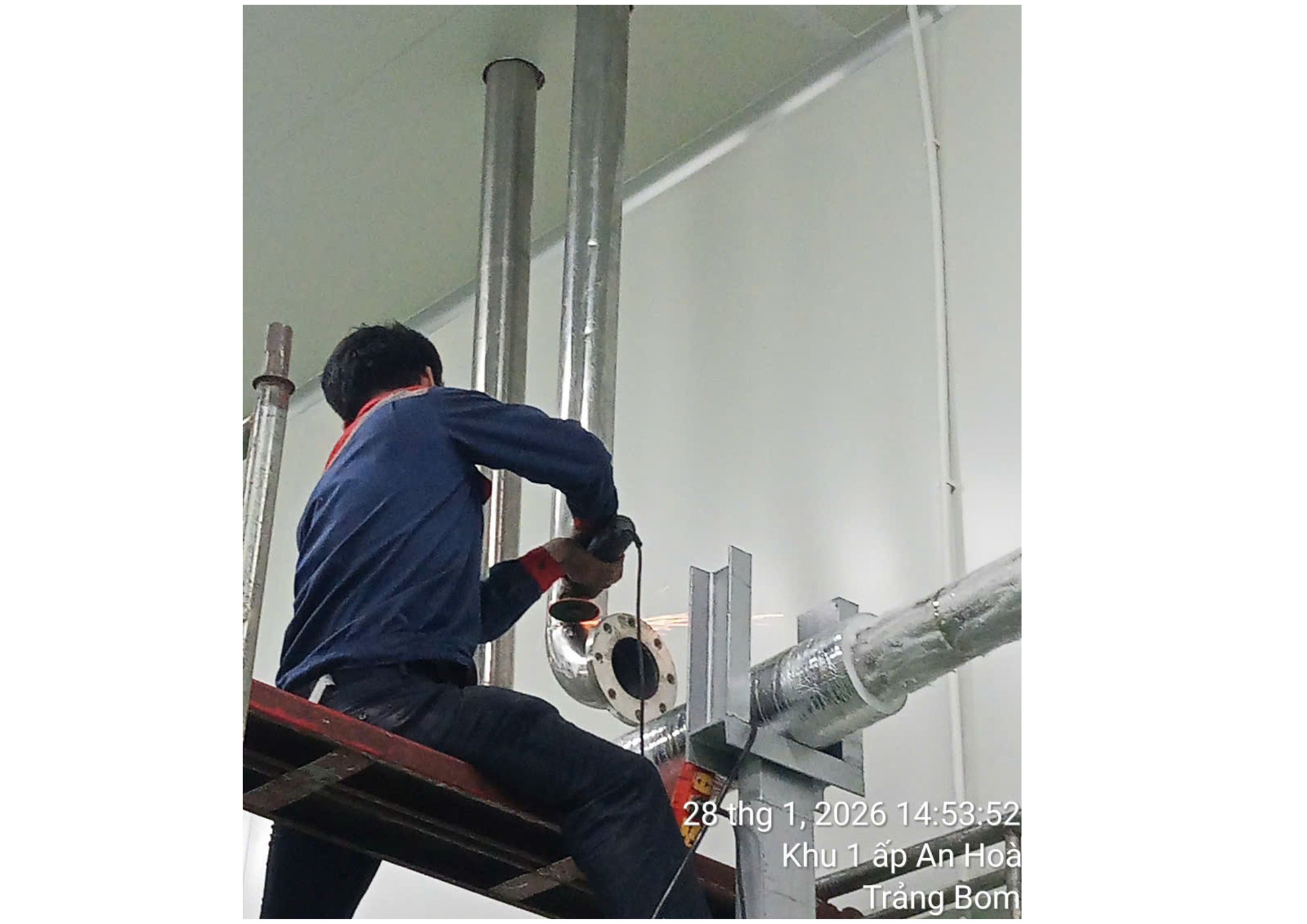 Hệ Thống L&agrave;m M&aacute;t Nước C&ocirc;ng Nghiệp?Lắp Đặt Chiller L&agrave;m Lạnh Gi&aacute; Rẻ.